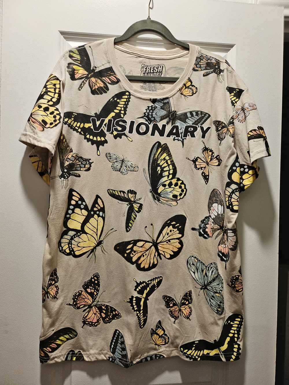 Fresh Laundry Butterfly Visionary Graphic Tee XL